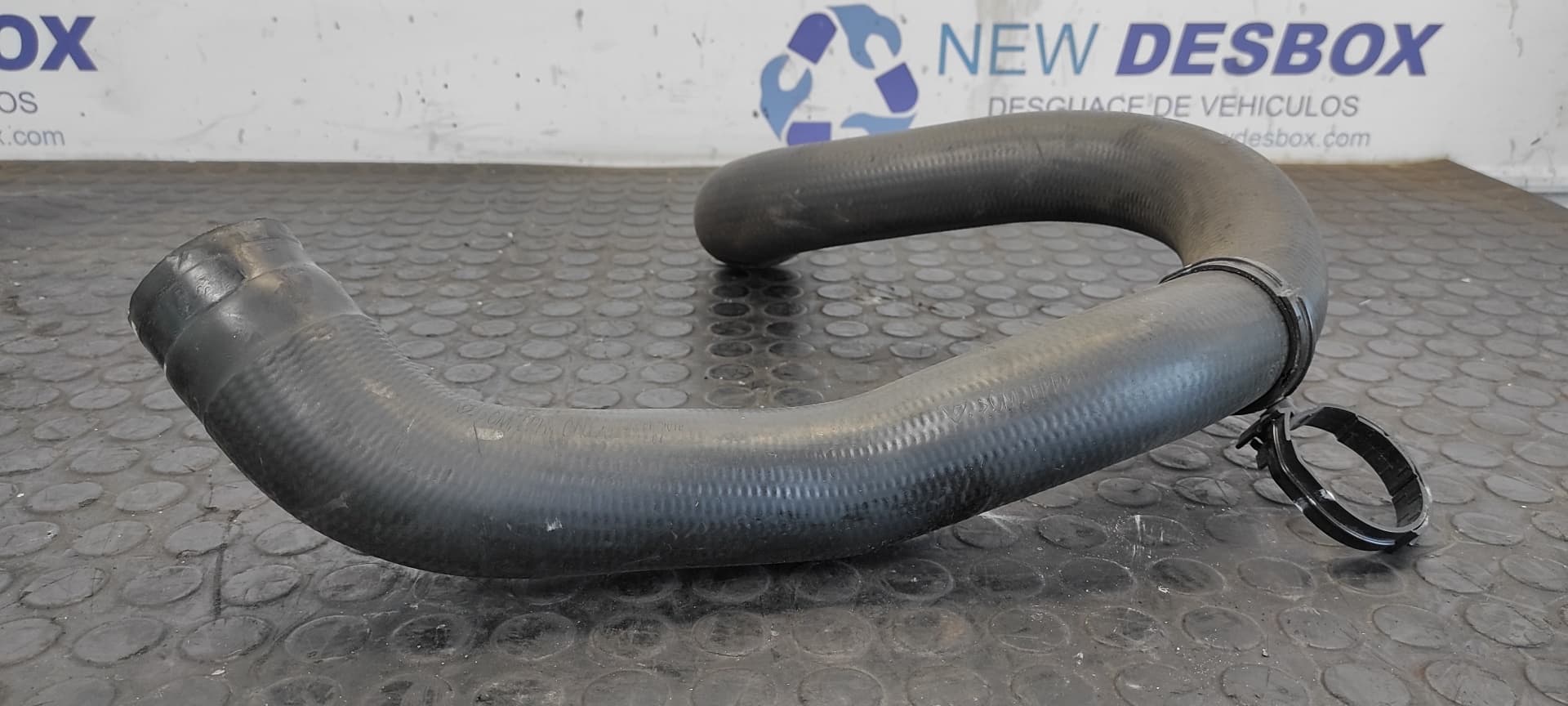 Recambio de TUBO para PEUGEOT 3008 Allure YH01 referencia OEM IAM 9820100780   - NEGRO 2