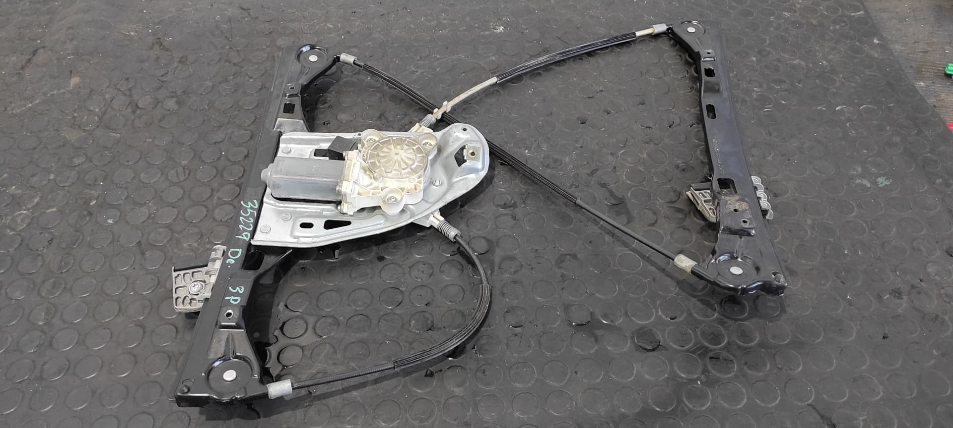 Recambio de ELEVALUNAS DELANTERO DERECHO para MERCEDES-BENZ CLASE C (W203) SPORTCOUPE C 180 Compressor (203.746) M271946 - GRIS 4