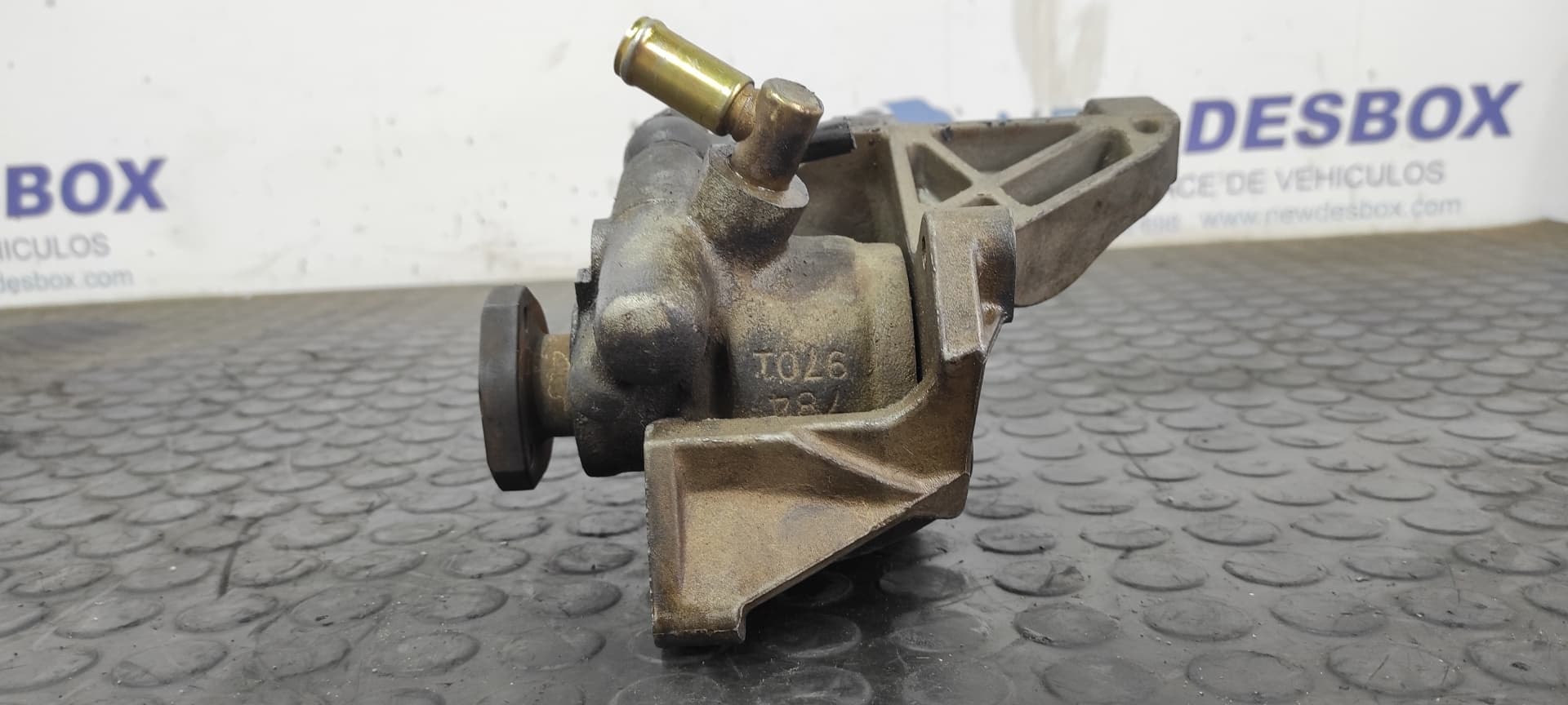 Recambio de BOMBA DIRECCION para VOLKSWAGEN GOLF III BERLINA (1H1) * 1Y referencia OEM IAM 7849701   - BLANCO 2