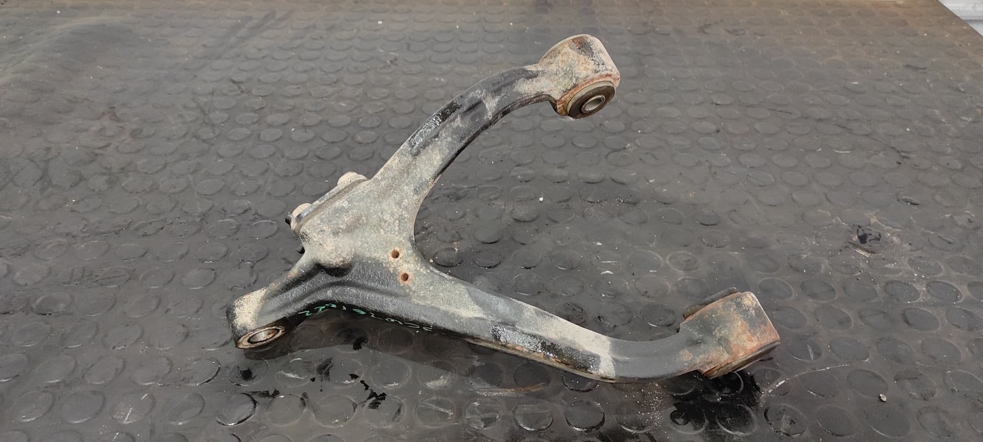Recambio de BRAZO IZQUIERDO SUPERIOR TRASERO para SSANGYONG REXTON 2.7 Turbodiesel CAT D27DT referencia OEM IAM HB65   - NEGRO 5