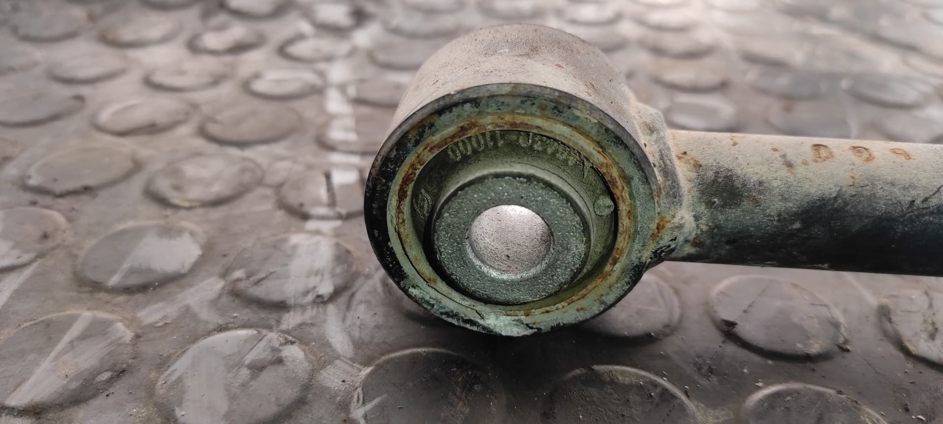 Recambio de BRAZO IZQUIERDO SUPERIOR TRASERO para SSANGYONG REXTON 2.7 Turbodiesel CAT D27DT referencia OEM IAM    - NEGRO 5