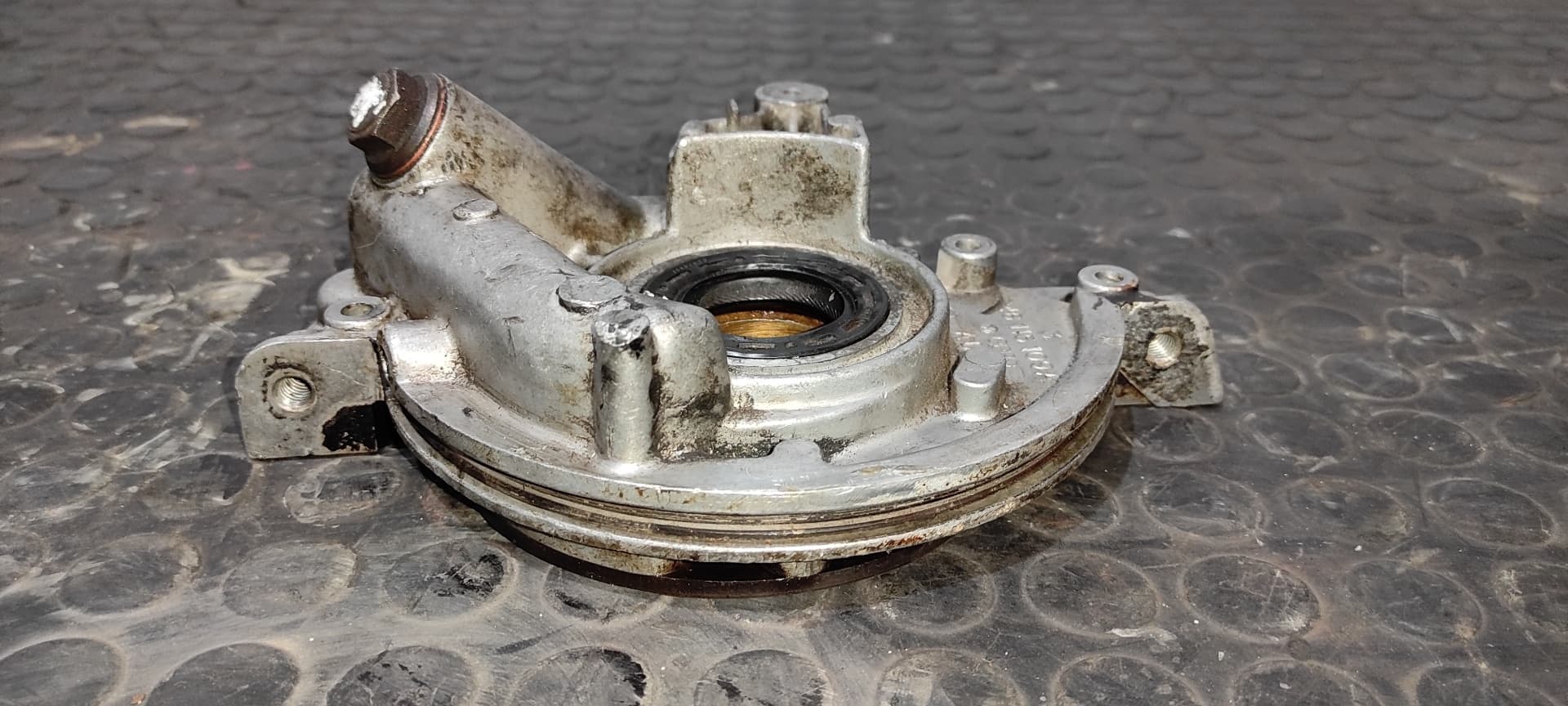 Recambio de BOMBA ACEITE para PORSCHE 924 2.0 M3101 referencia OEM IAM 046115109A 7