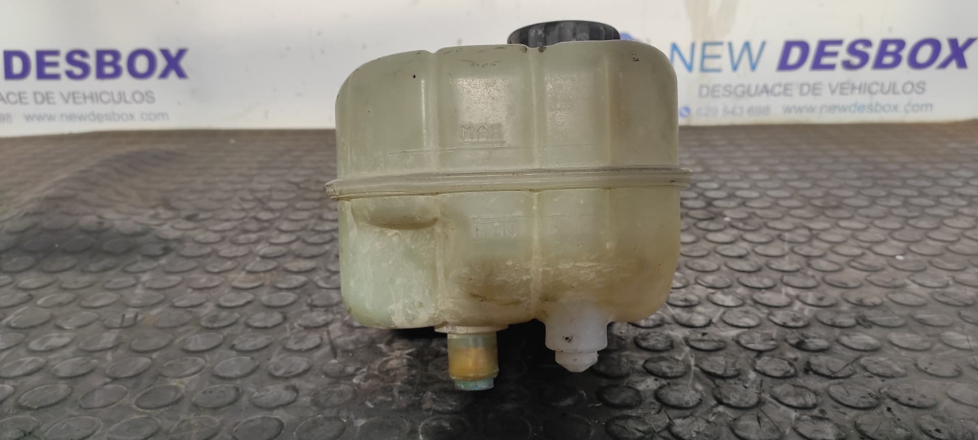 Recambio de DEPOSITO EXPANSION para SSANGYONG REXTON 2.7 Turbodiesel CAT D27DT referencia OEM IAM 2163211002   - NEGRO 5