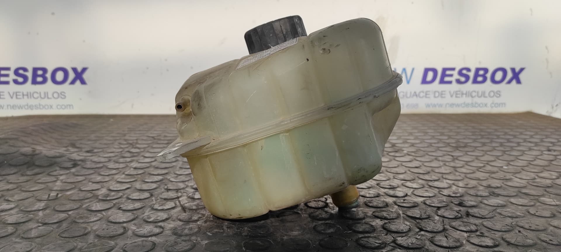 Recambio de DEPOSITO EXPANSION para SSANGYONG REXTON 2.7 Turbodiesel CAT D27DT referencia OEM IAM 2163211002   - NEGRO 7