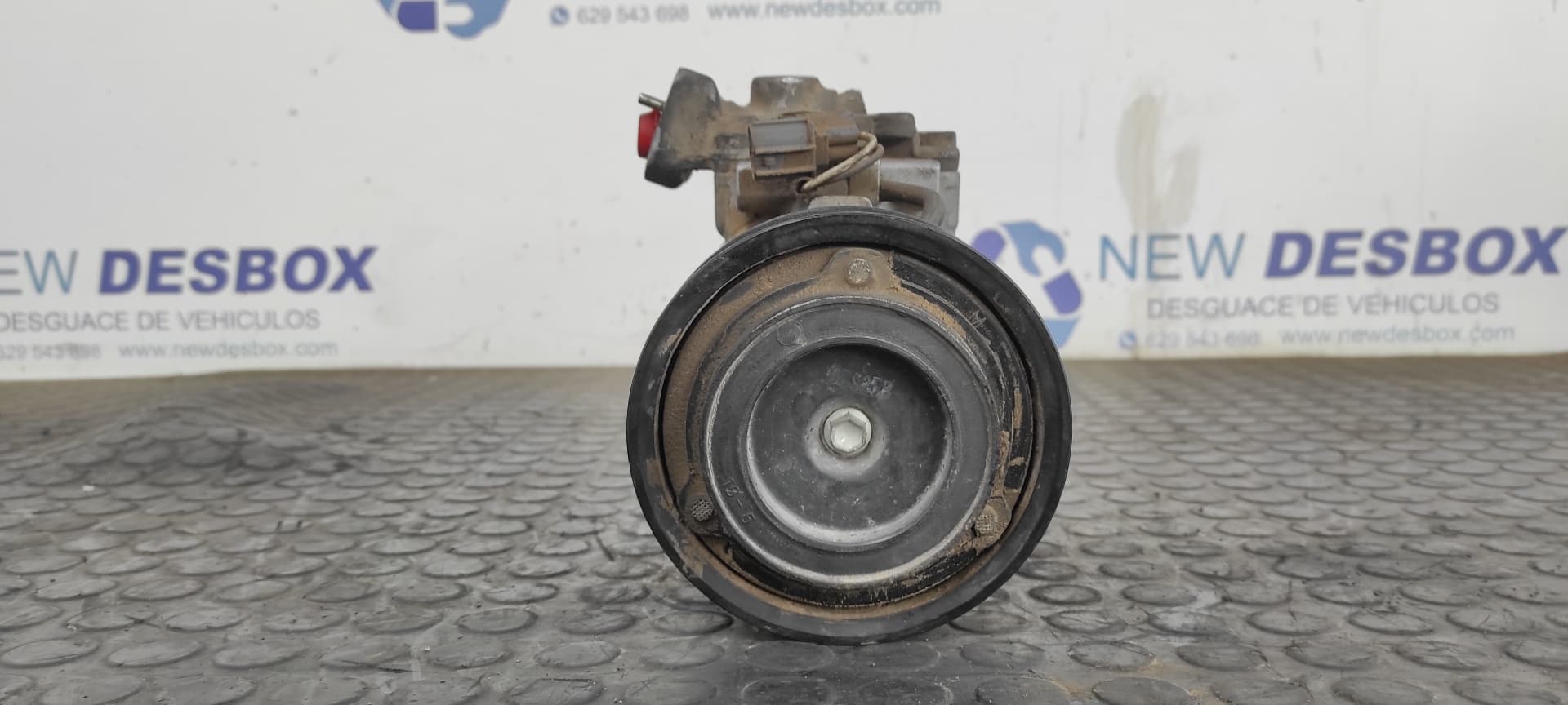 Recambio de COMPRESOR AIRE ACONDICIONADO para LAND ROVER DISCOVERY (LT) TD5 10P referencia OEM IAM 4472609040   - NEGRO 4