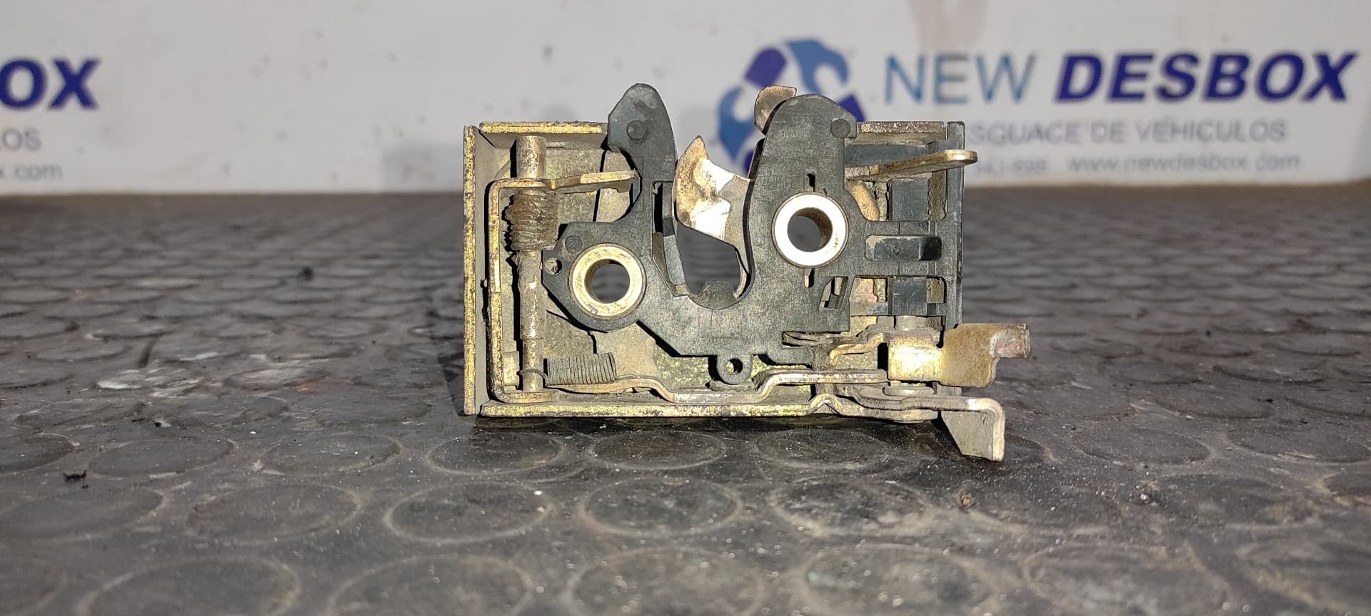 Recambio de CERRADURA PUERTA DELANTERA IZQUIERDA para VOLKSWAGEN GOLF II (191/193) referencia OEM IAM 191837015C