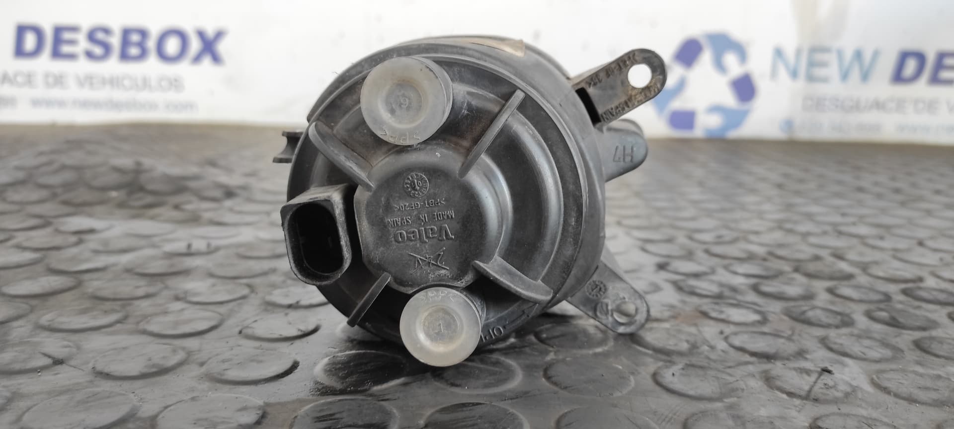 Recambio de FARO ANTINIEBLA DERECHO para AUDI A3 (8L) 1.9 TDI Ambiente ASV referencia OEM IAM 8L0941700A   - NEGRO 2