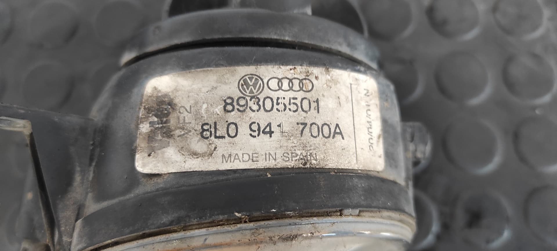 Recambio de FARO ANTINIEBLA DERECHO para AUDI A3 (8L) 1.9 TDI Ambiente ASV referencia OEM IAM 8L0941700A   - NEGRO 5