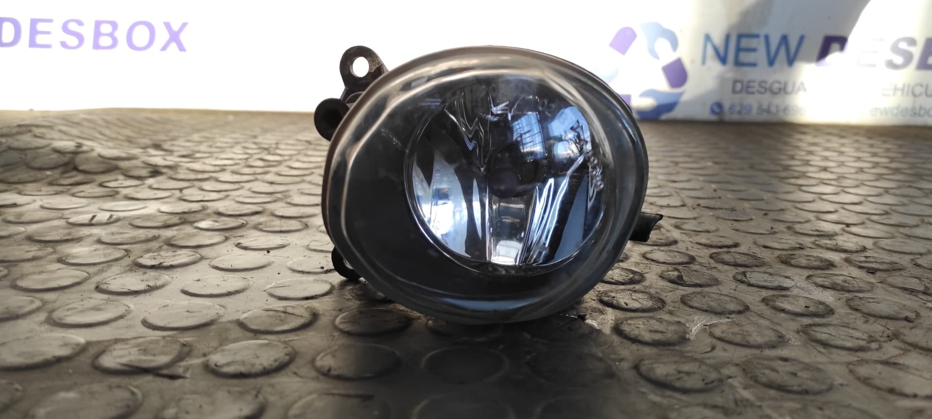 Recambio de FARO ANTINIEBLA IZQUIERDO para AUDI A3 (8L) 1.9 TDI Ambiente ASV referencia OEM IAM 084412022L   - NEGRO