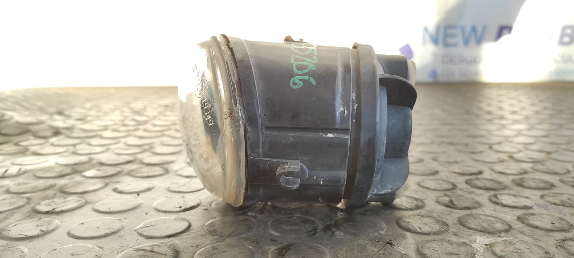 Recambio de FARO ANTINIEBLA IZQUIERDO para AUDI A3 (8L) 1.9 TDI Ambiente ASV referencia OEM IAM 084412022L   - NEGRO 4