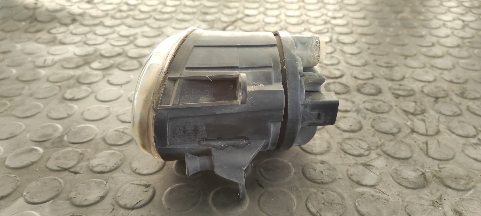 Recambio de FARO ANTINIEBLA IZQUIERDO para AUDI A3 (8L) 1.9 TDI Ambiente ASV referencia OEM IAM 084412022L   - NEGRO 3