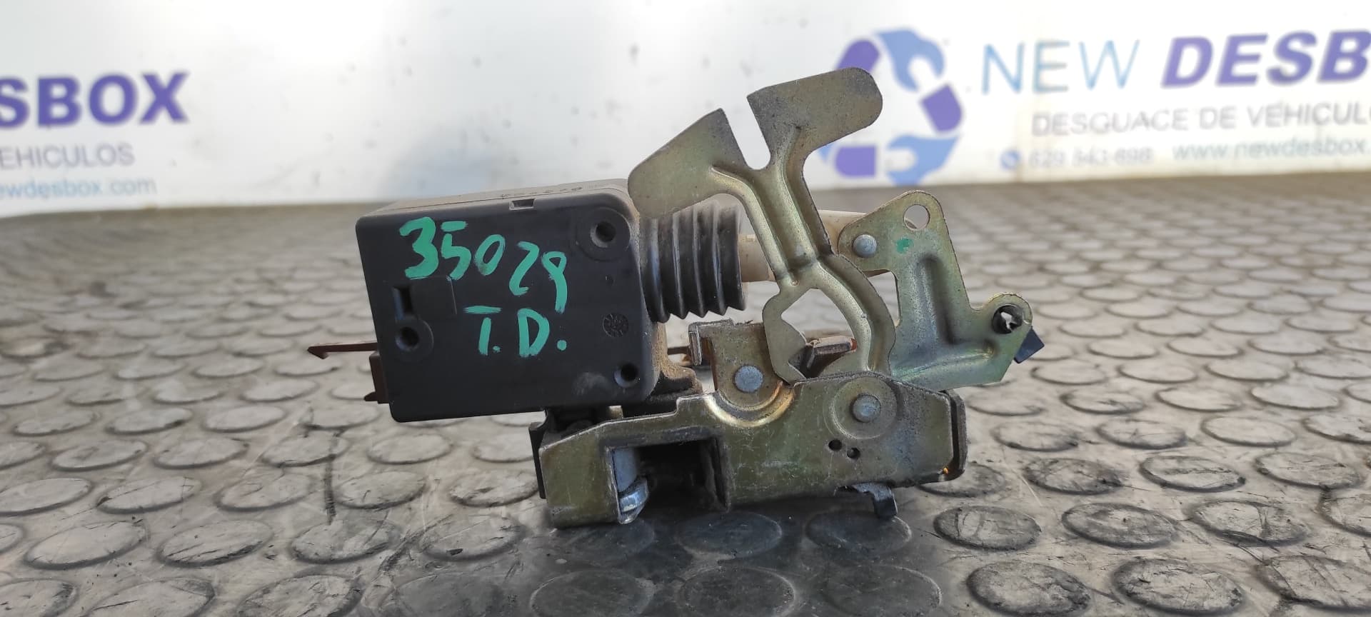 Recambio de CERRADURA PUERTA TRASERA DERECHA para CITROEN SAXO 1.5 D Image VJZ referencia OEM IAM    - AZUL 2