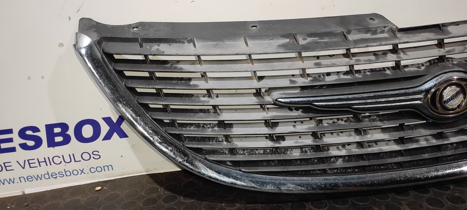 Recambio de REJILLA DELANTERA para CHRYSLER VOYAGER (RG) 2.5 CRD CAT VM07C referencia OEM IAM 4857522AA   - AZUL 6