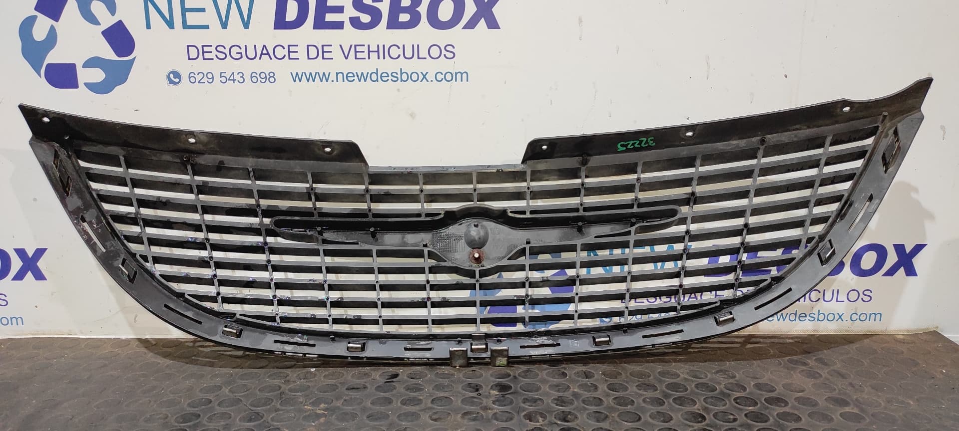 Recambio de REJILLA DELANTERA para CHRYSLER VOYAGER (RG) 2.5 CRD CAT VM07C referencia OEM IAM 4857522AA   - AZUL 8