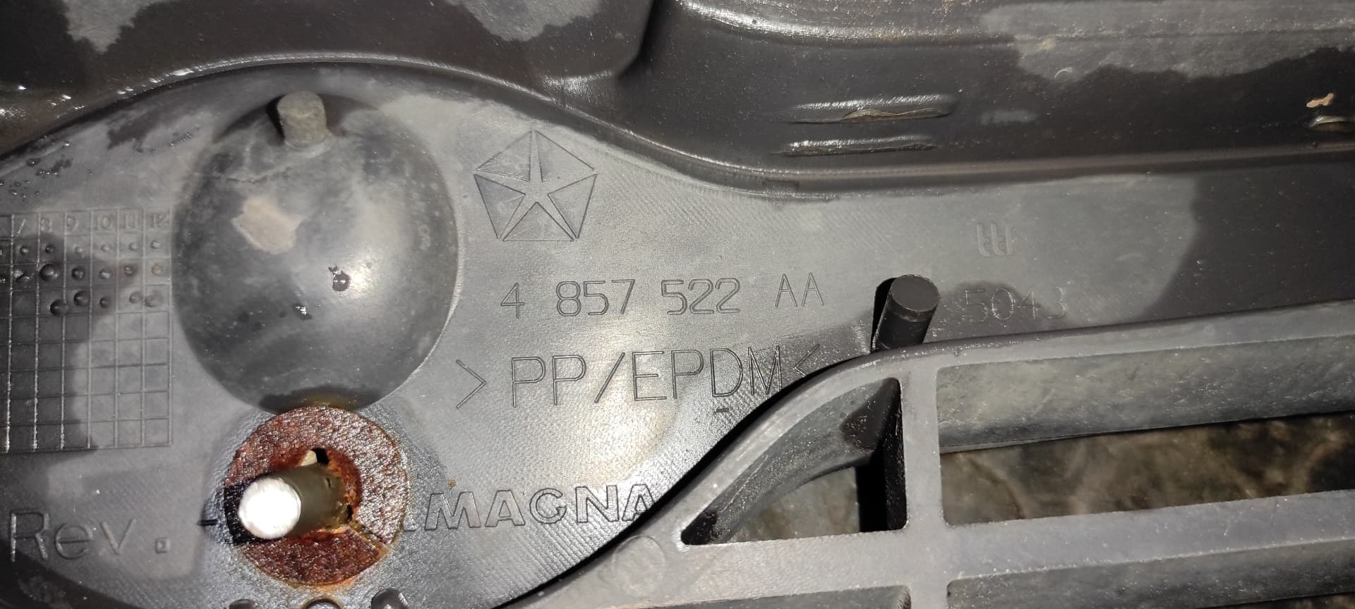 Recambio de REJILLA DELANTERA para CHRYSLER VOYAGER (RG) 2.5 CRD CAT VM07C referencia OEM IAM 4857522AA   - AZUL 5