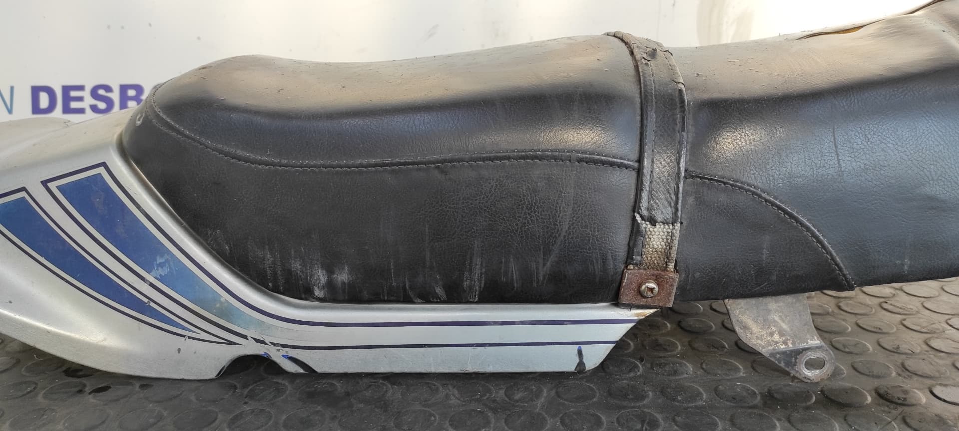 Recambio de ASIENTO para HONDA CB 900 referencia OEM IAM 4