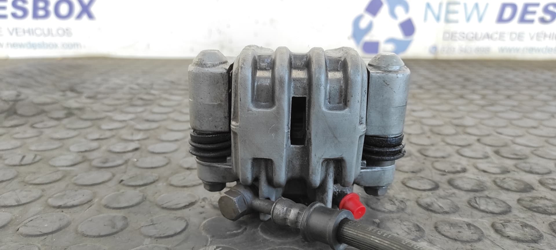 Recambio de PINZA DE FRENO DELANTERA DERECHA para HONDA CB 900 referencia OEM IAM NISSIN 4S11 3