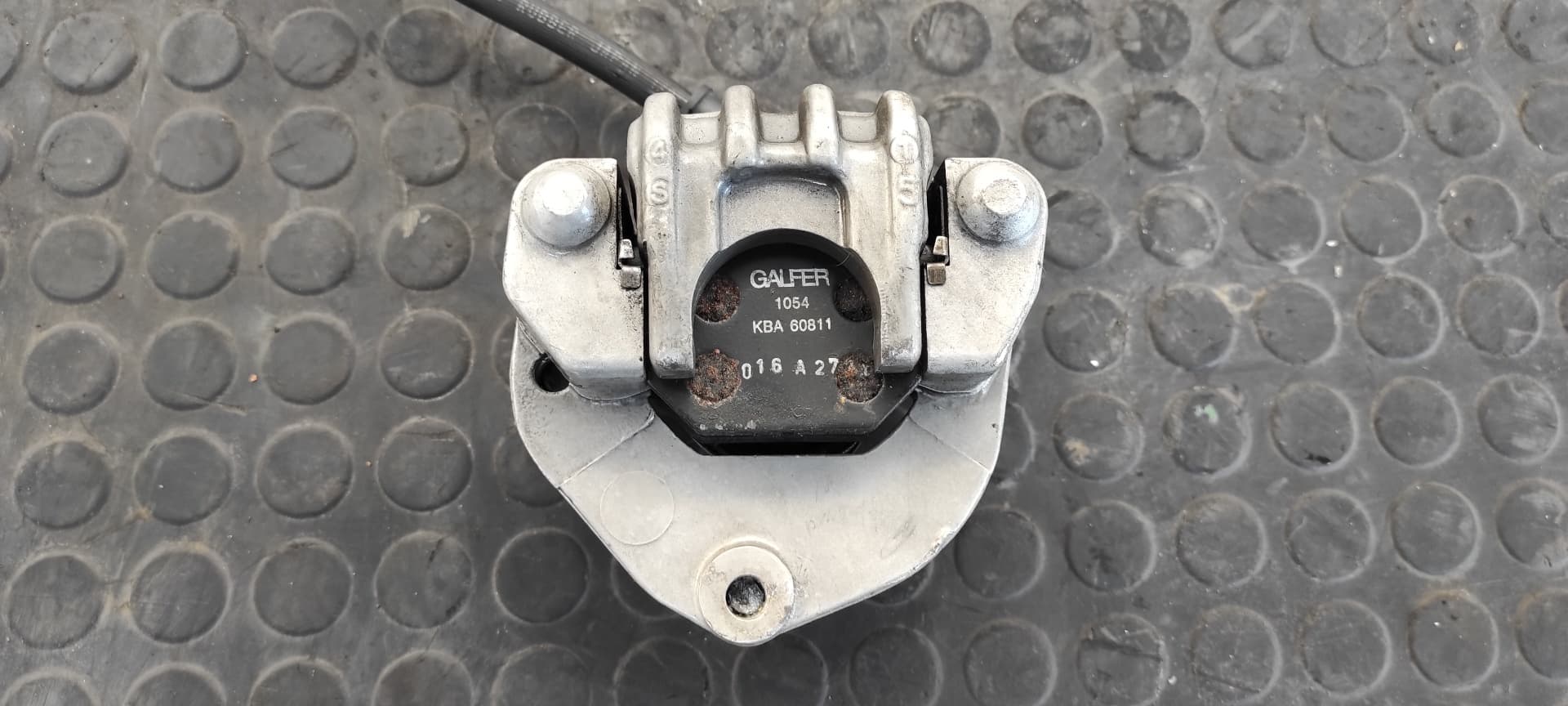 Recambio de PINZA DE FRENO DELANTERA DERECHA para HONDA CB 900 referencia OEM IAM NISSIN 4S11 2