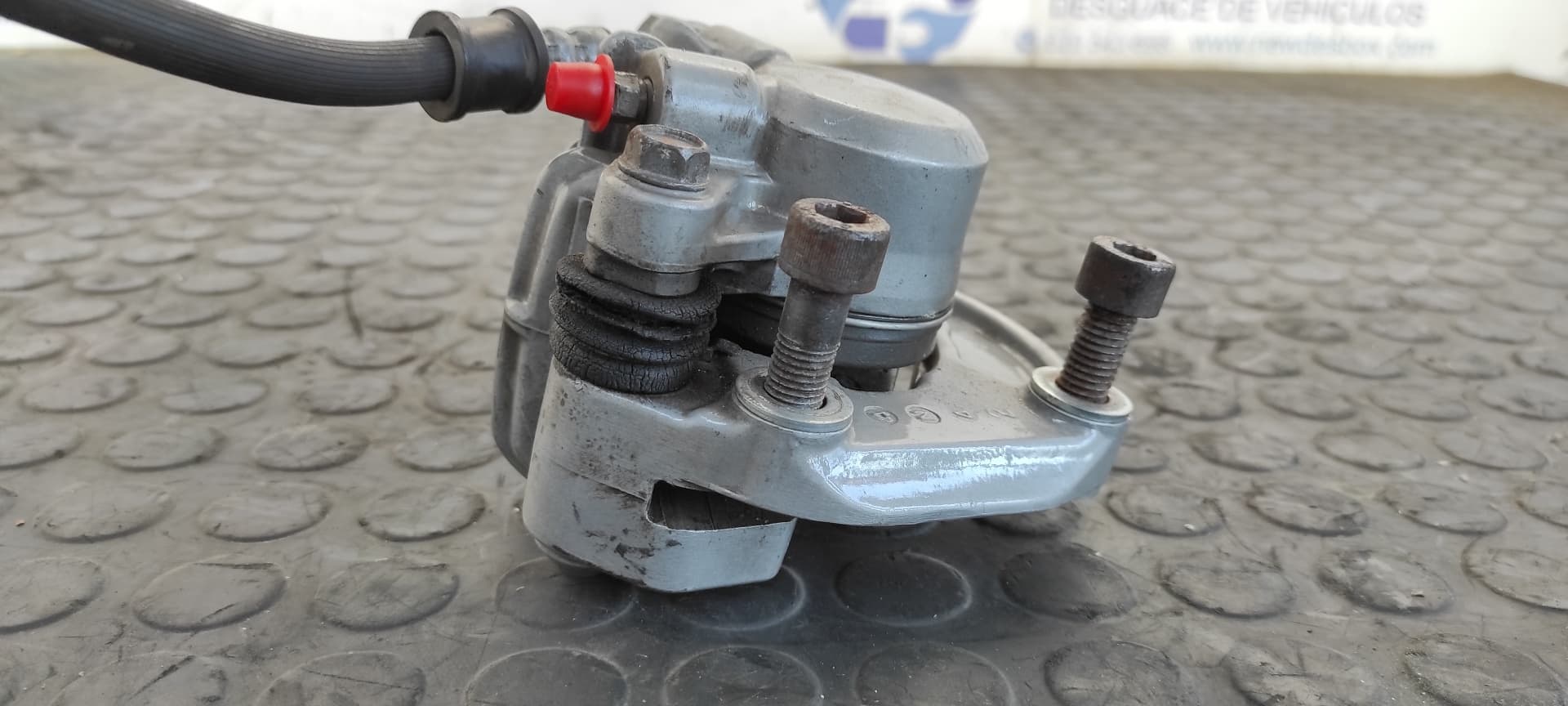 Recambio de PINZA DE FRENO DELANTERA IZQUIERDA para HONDA CB 900 referencia OEM IAM NISSIN 4N42 7