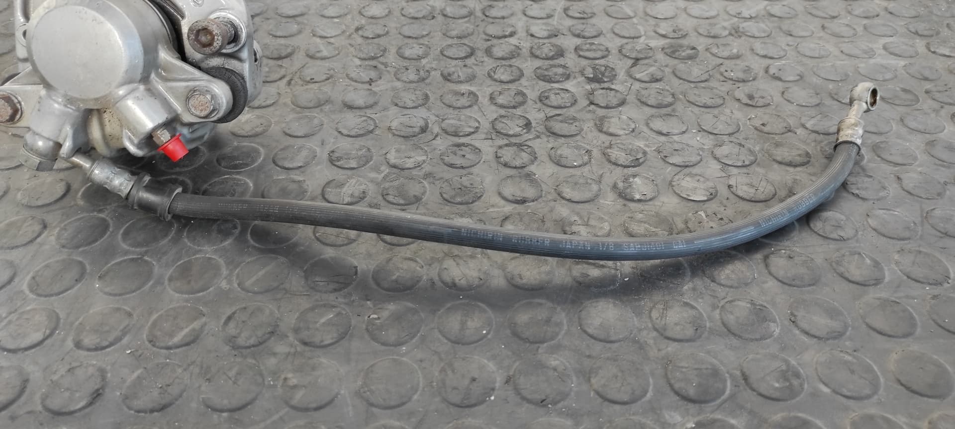 Recambio de PINZA DE FRENO DELANTERA IZQUIERDA para HONDA CB 900 referencia OEM IAM NISSIN 4N42 4
