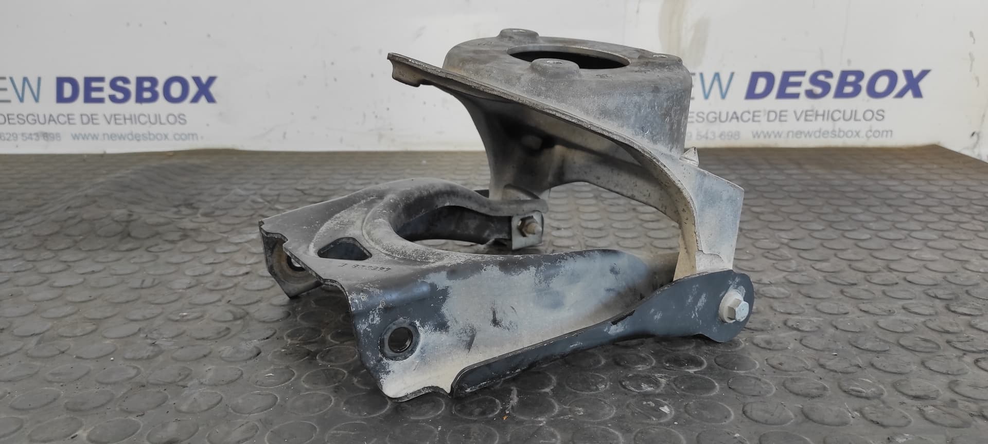 Recambio de BRAZO IZQUIERDO SUPERIOR DELANTERO para PEUGEOT 407 COUPE 2.2 CAT 3FYEW12J4 referencia OEM IAM 446328E   - ROJO