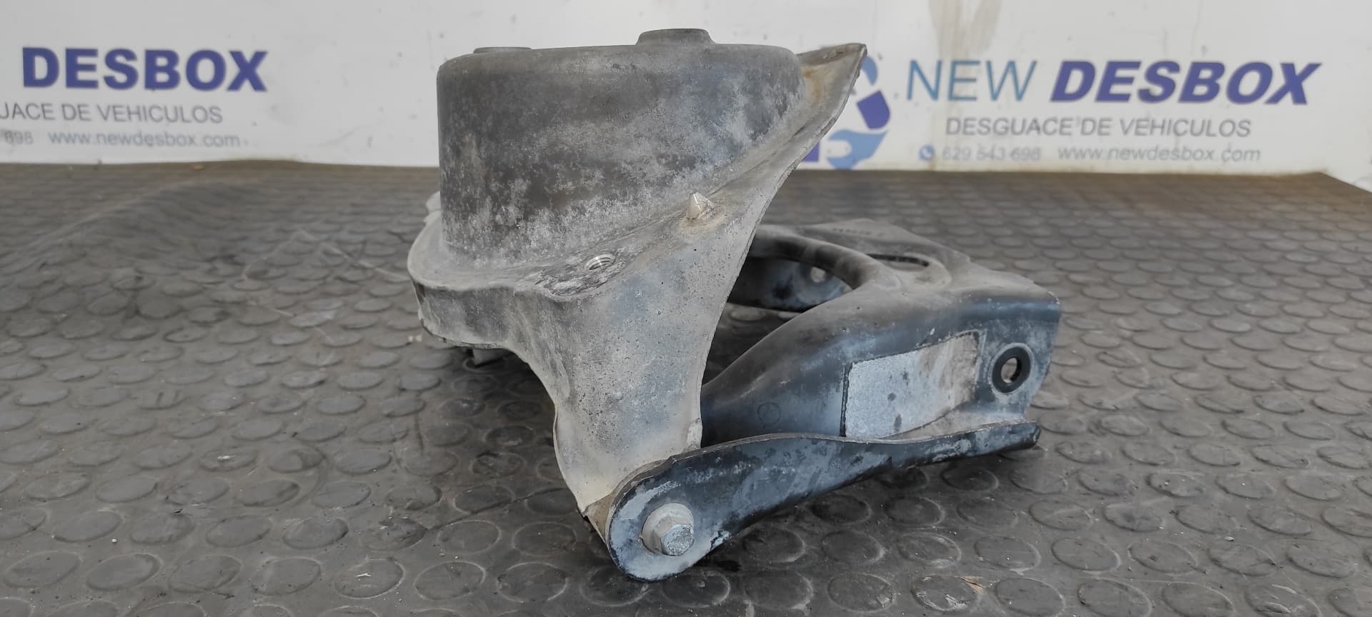 Recambio de BRAZO IZQUIERDO SUPERIOR DELANTERO para PEUGEOT 407 COUPE 2.2 CAT 3FYEW12J4 referencia OEM IAM 446328E   - ROJO 6