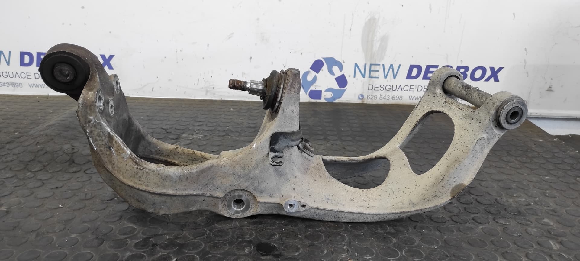 Recambio de BRAZO IZQUIERDO SUPERIOR DELANTERO para PEUGEOT 407 COUPE 2.2 CAT 3FYEW12J4 referencia OEM IAM 9661544680   - ROJO