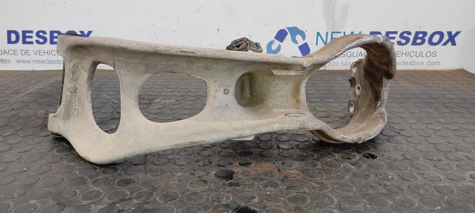 Recambio de BRAZO IZQUIERDO SUPERIOR DELANTERO para PEUGEOT 407 COUPE 2.2 CAT 3FYEW12J4 referencia OEM IAM 9661544680   - ROJO 8