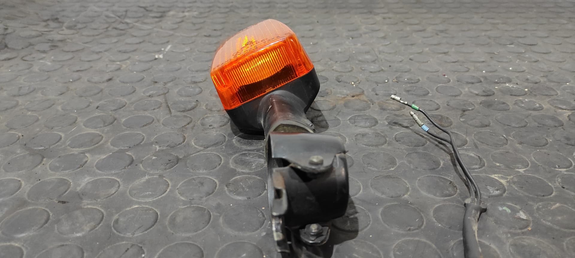 Recambio de PILOTO DELANTERO DERECHO para HONDA CB 900 referencia OEM IAM 0457328 2