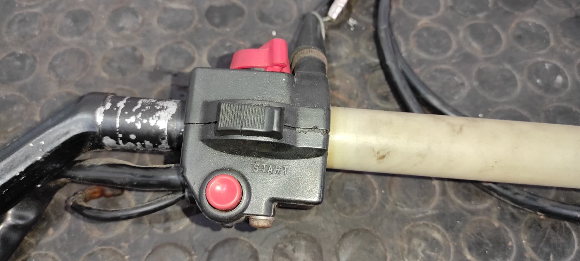 Recambio de PUÑO ACELERADOR para HONDA CB 900 referencia OEM IAM 2