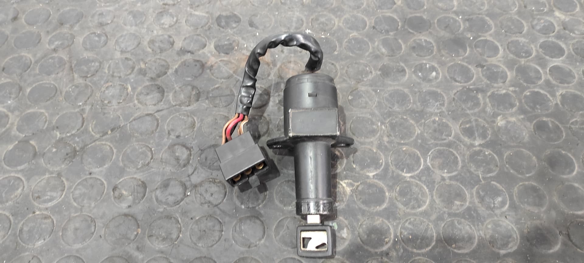 Recambio de CONMUTADOR DE ARRANQUE para HONDA CB 900 referencia OEM IAM 5