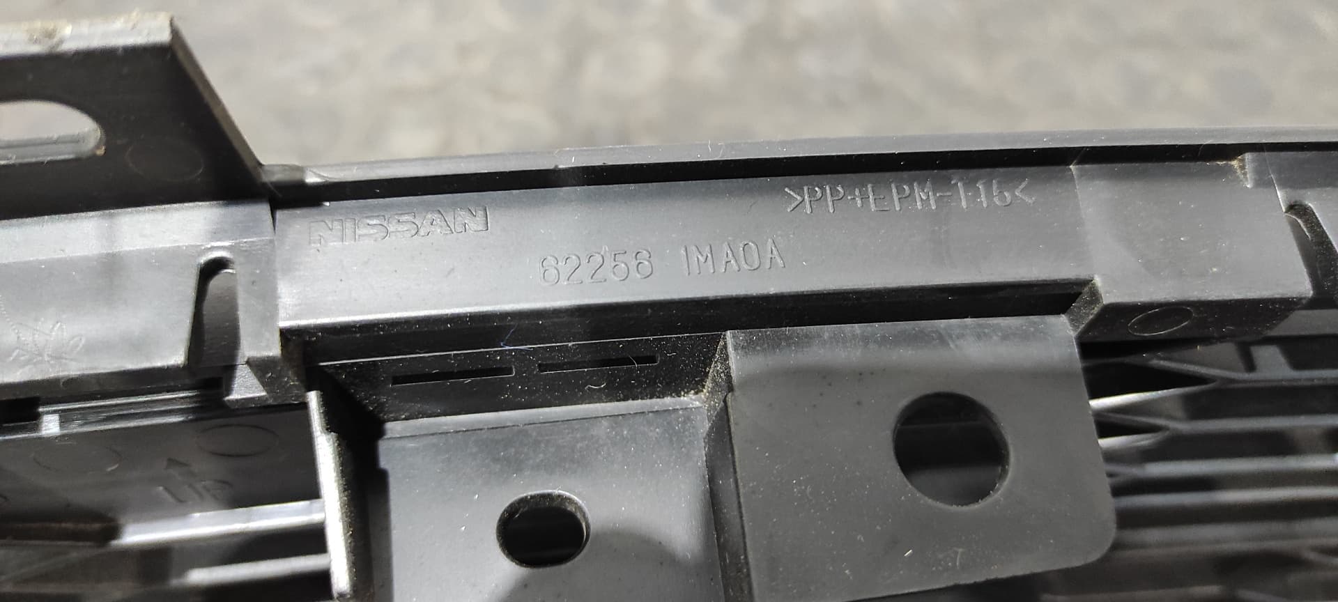 Recambio de REJILLA PARAGOLPES CENTRAL para INFINITI M SEDAN referencia OEM IAM 62256 1MA0A 3