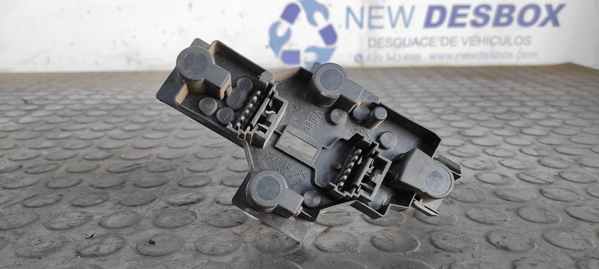 Recambio de PORTALAMPARAS para RENAULT SCENIC (JA..) 1.9 DTI Authentique F9Q744 referencia OEM IAM 2341 D   - VERDE 2
