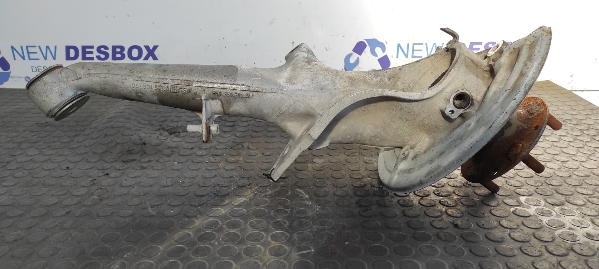 Recambio de MANGUETA TRASERA IZQUIERDA para PORSCHE 944 3.0 M4441 referencia OEM IAM 4