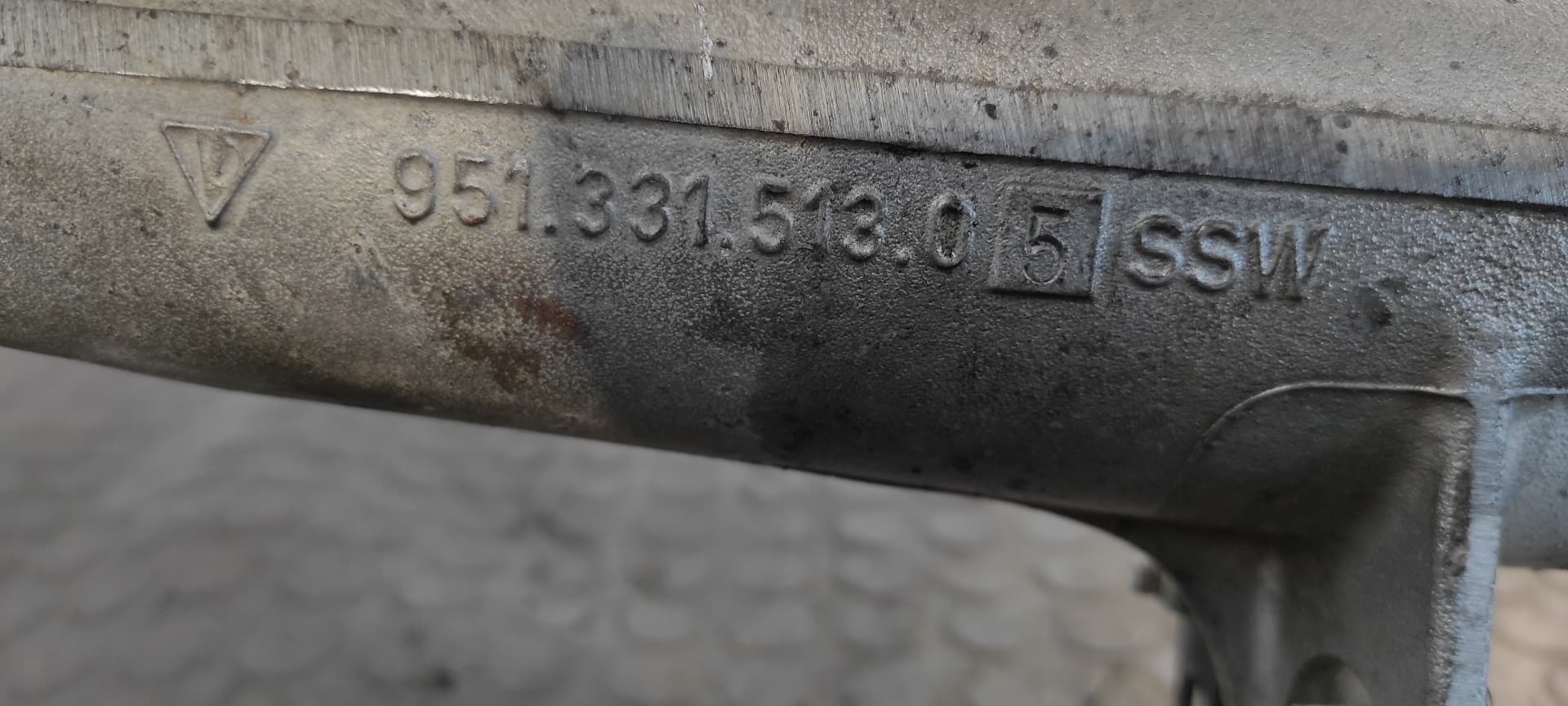 Recambio de MANGUETA TRASERA IZQUIERDA para PORSCHE 944 3.0 M4441 referencia OEM IAM 3