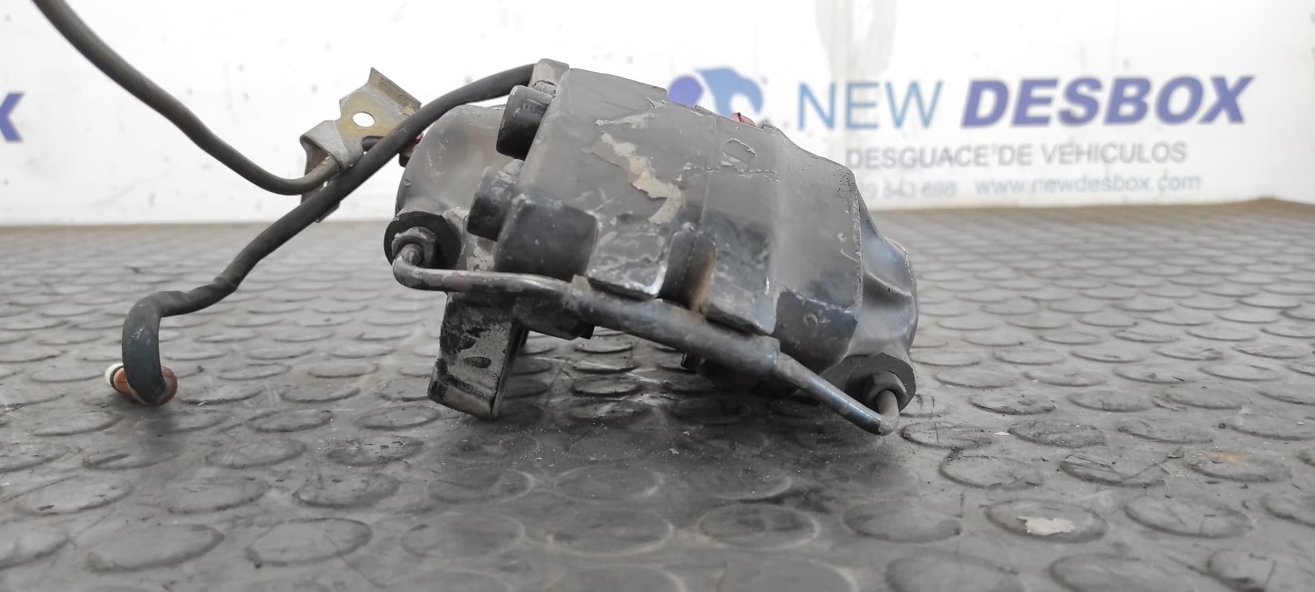 Recambio de PINZA DE FRENO TRASERA DERECHA para PORSCHE 944 3.0 M4441 referencia OEM IAM 20467300 7