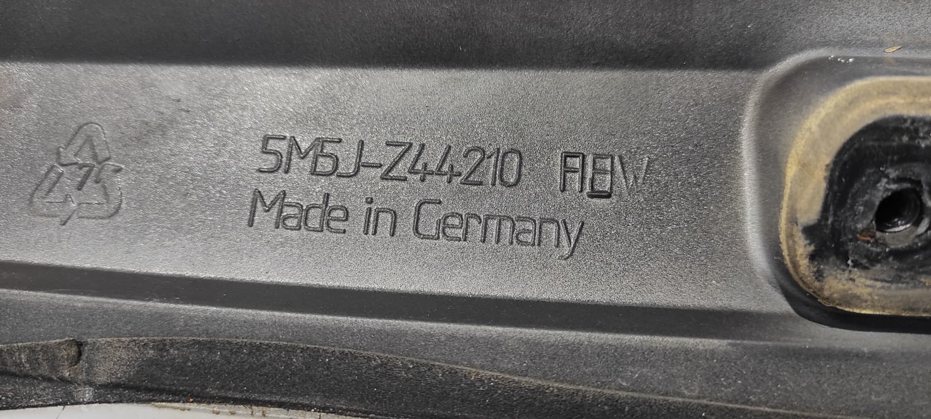 Recambio de ALERON TRASERO para FORD FOCUS LIM. (CB4) KKDA referencia OEM IAM 5M5JZ44210ABW   - NEGRO 9