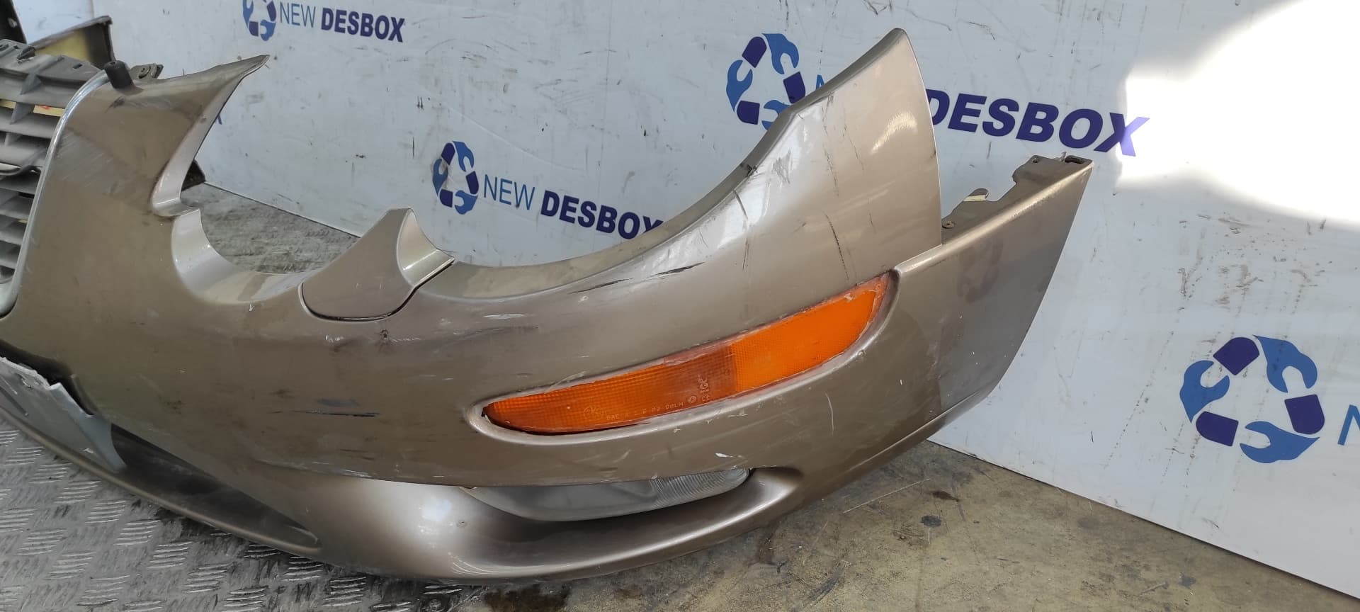 Recambio de PARAGOLPES DELANTERO para CHRYSLER 300 M (LR) 2.7 CAT G2.7L referencia OEM IAM    - MARRON 4