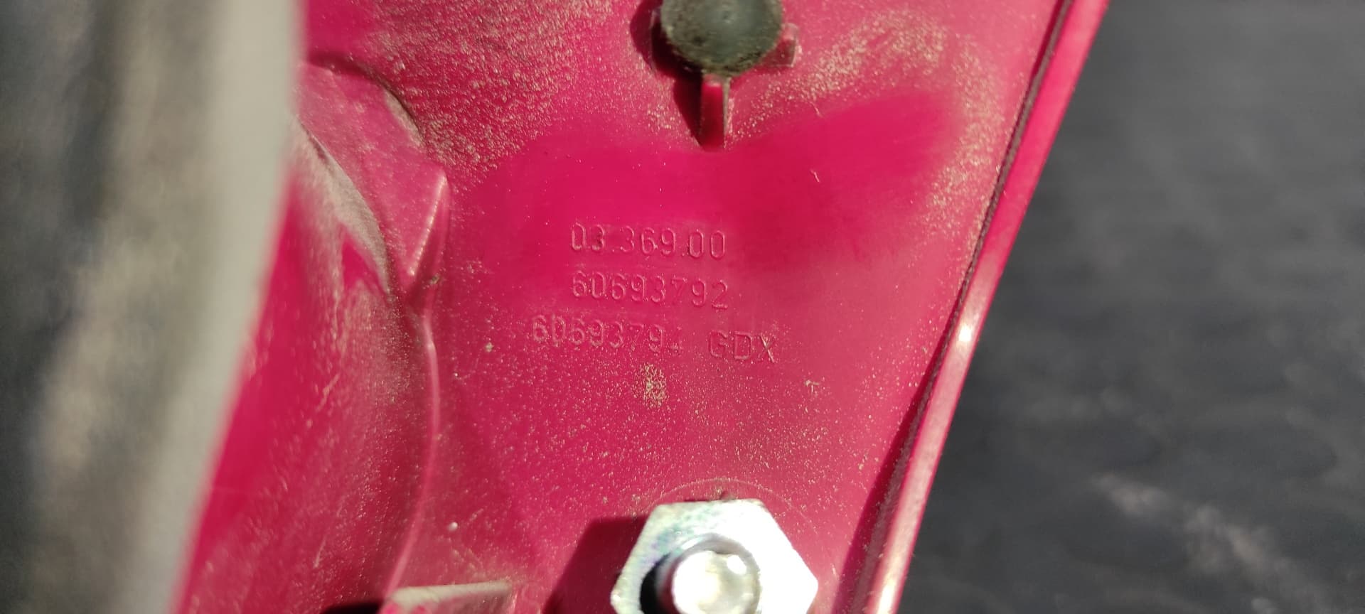 Recambio de PILOTO PORTON IZQUIERDO para ALFA ROMEO 147 (190) 1.9 JTD 150 Collezione 937A5000 referencia OEM IAM 60693792   - BLANCO 3