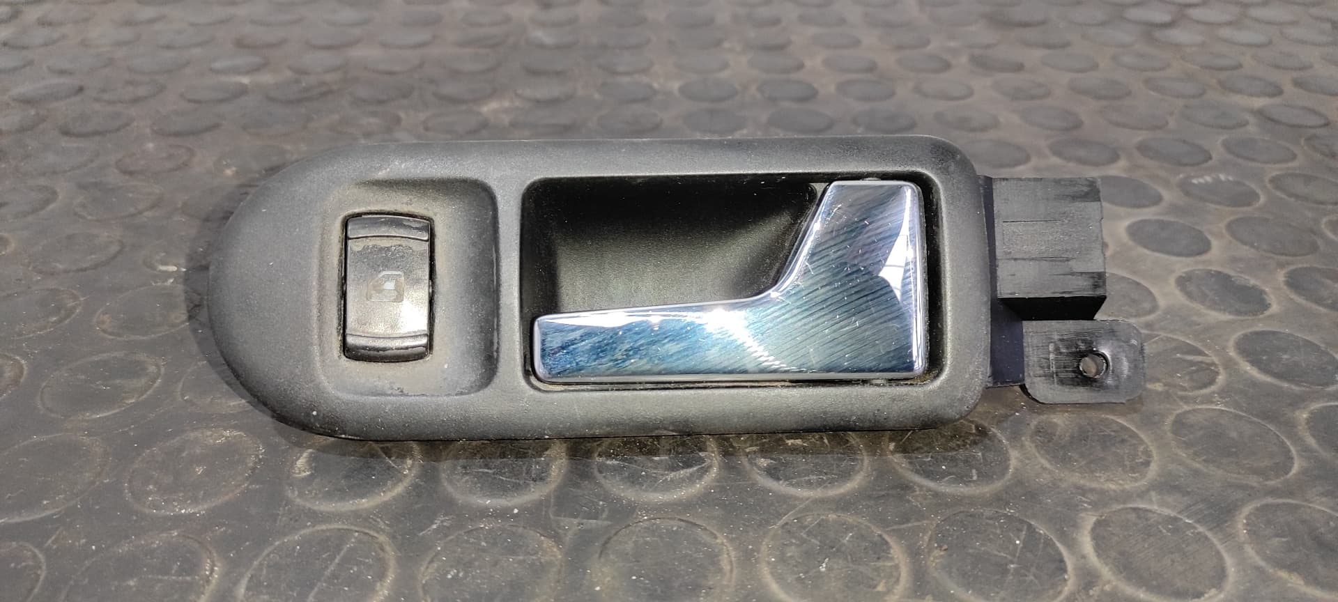 Recambio de MANETA INTERIOR DELANTERA DERECHA para VOLKSWAGEN GOLF IV BERLINA (1J1) Conceptline BCB referencia OEM IAM 3B1837114   - GRIS