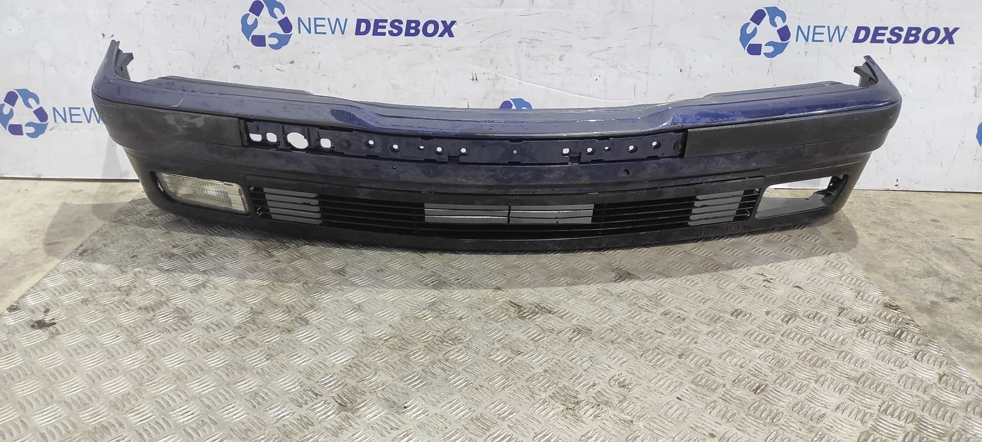 Recambio de PARAGOLPES DELANTERO para BMW SERIE 3 COMPACTO (E36) 1.9 CAT 194S1 referencia OEM IAM    - BLANCO