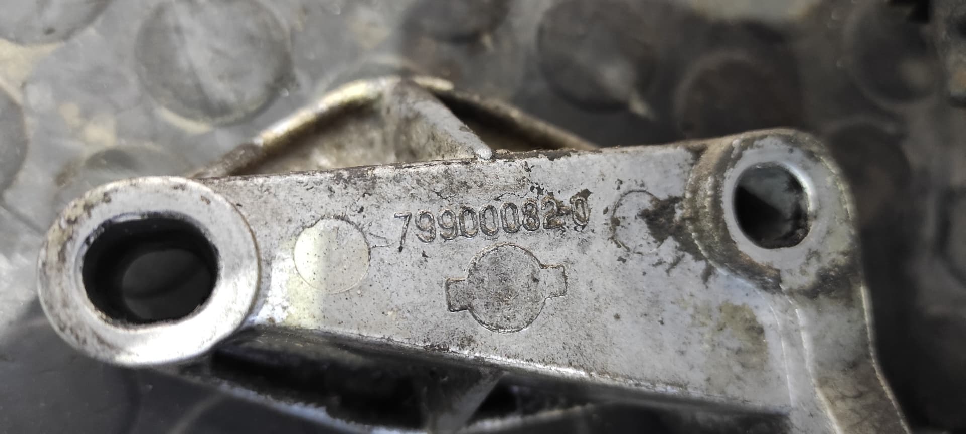 Recambio de NO IDENTIFICADO para NISSAN ATLEON 165 B660N referencia OEM IAM 4640521 6