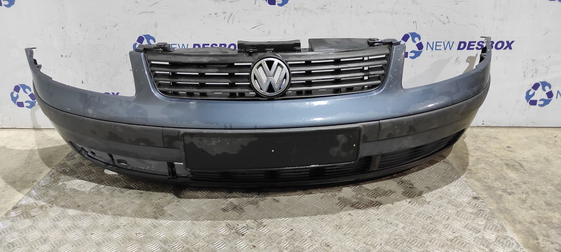 Recambio de PARAGOLPES DELANTERO para VOLKSWAGEN PASSAT BERLINA (3B3) referencia OEM IAM