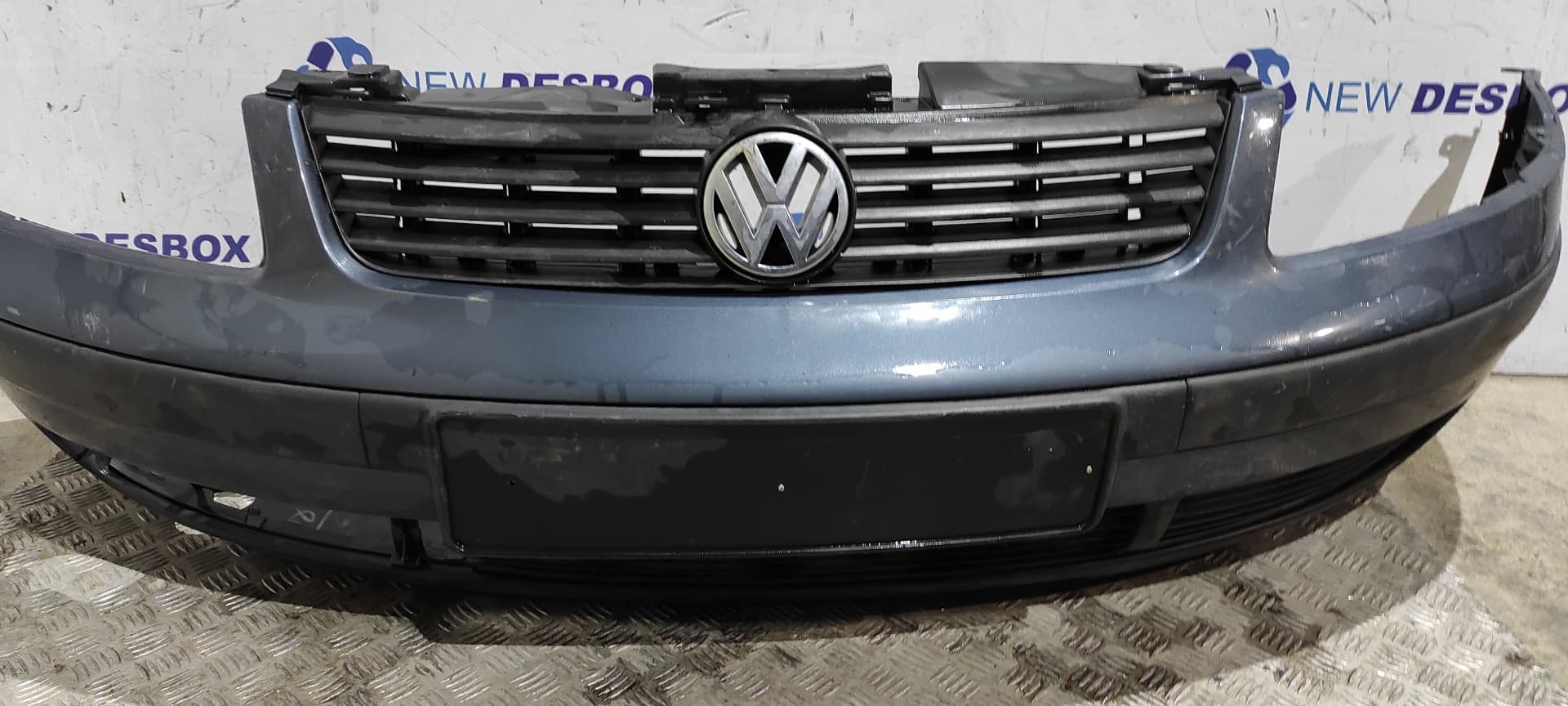 Recambio de PARAGOLPES DELANTERO para VOLKSWAGEN PASSAT BERLINA (3B3) referencia OEM IAM 5