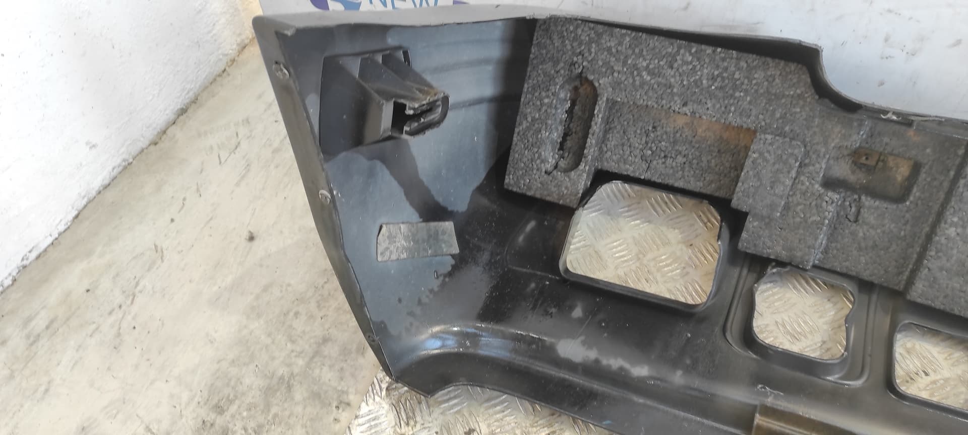 Recambio de PARAGOLPES DELANTERO para CHRYSLER JEEP CHEROKEE (J) 2.5 Turbodiesel DM52 referencia OEM IAM    - NEGRO 6