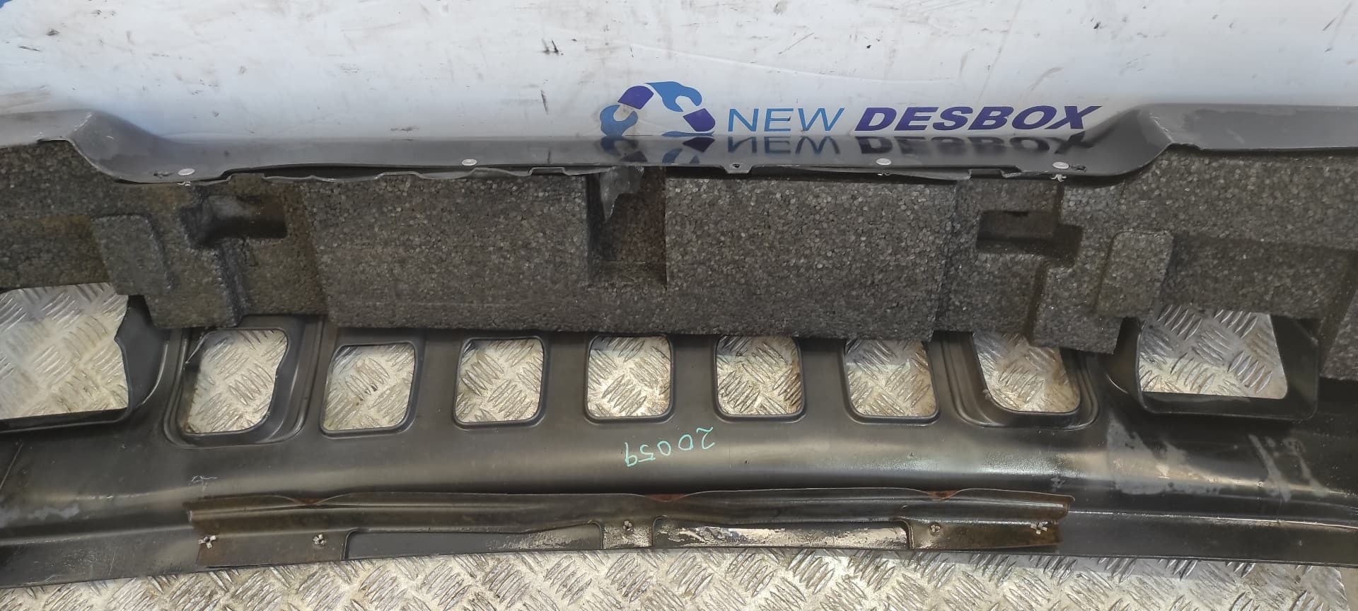 Recambio de PARAGOLPES DELANTERO para CHRYSLER JEEP CHEROKEE (J) 2.5 Turbodiesel DM52 referencia OEM IAM    - NEGRO 7