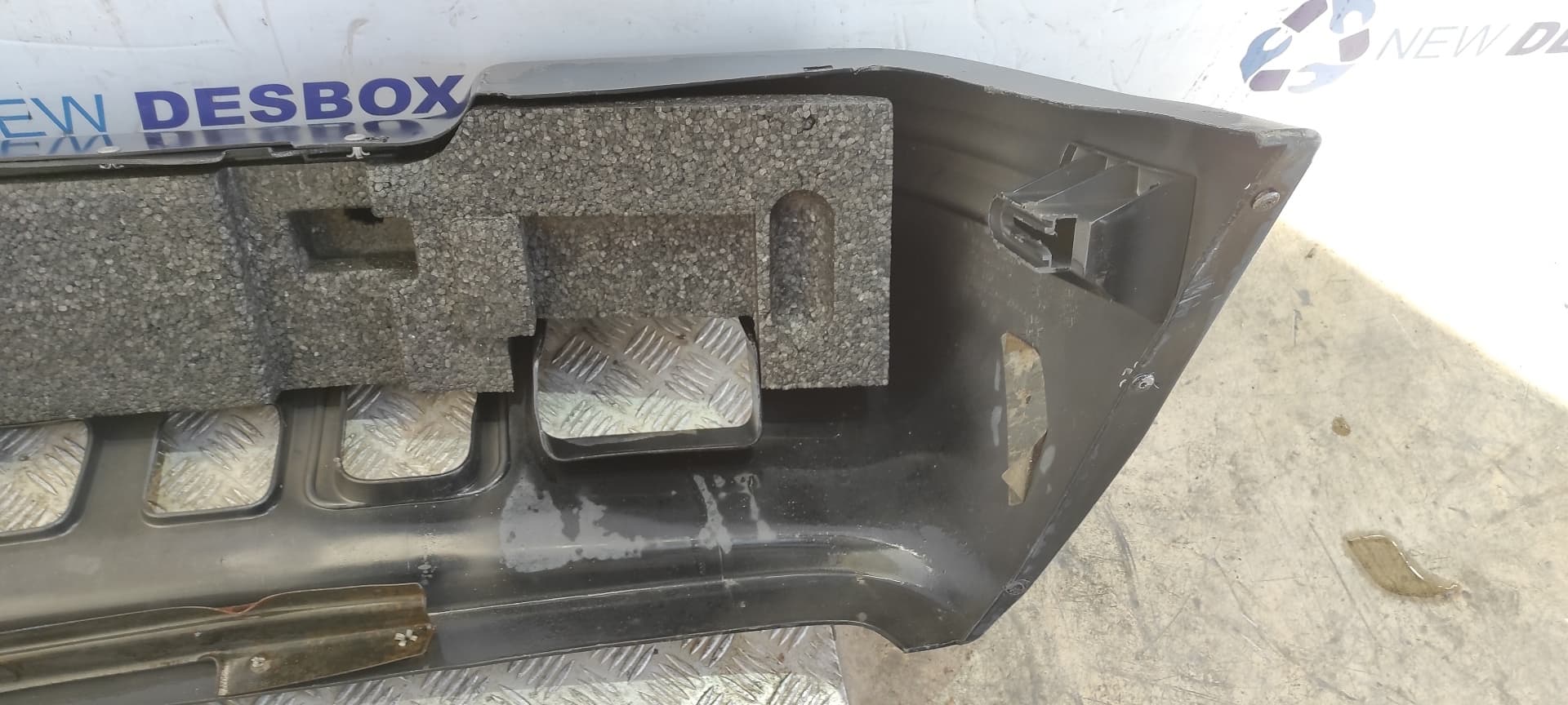 Recambio de PARAGOLPES DELANTERO para CHRYSLER JEEP CHEROKEE (J) 2.5 Turbodiesel DM52 referencia OEM IAM    - NEGRO 8