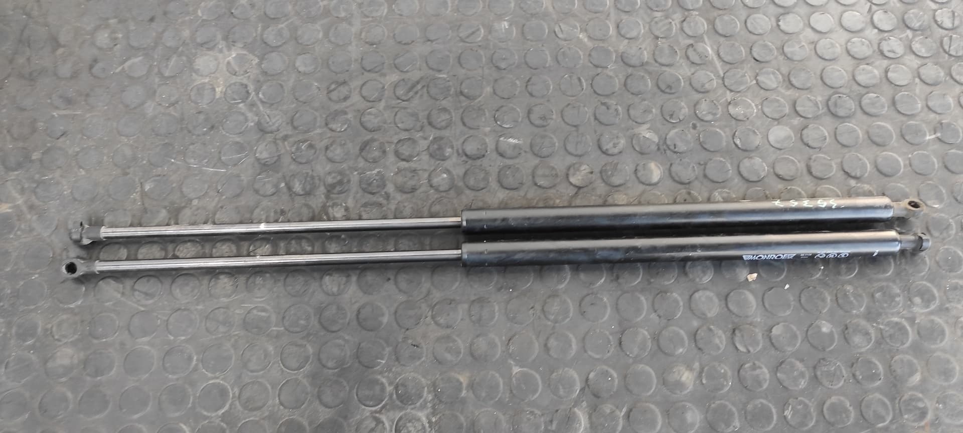 Recambio de AMORTIGUADORES MALETERO / PORTON para RENAULT KANGOO (F/KC0) Authentique F8Q K6 referencia OEM IAM ML5128   - GRIS