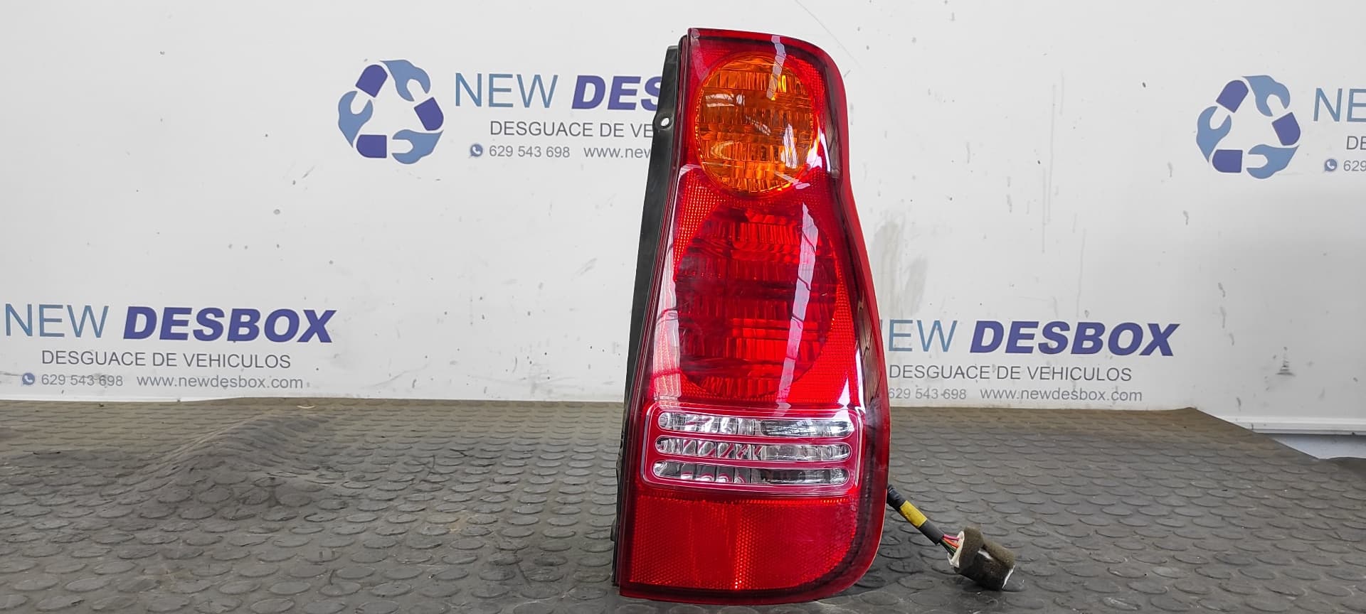 Recambio de PILOTO TRASERO DERECHO para HYUNDAI MATRIX (FC) 1.6 GLS G4EDG referencia OEM IAM    - GRIS