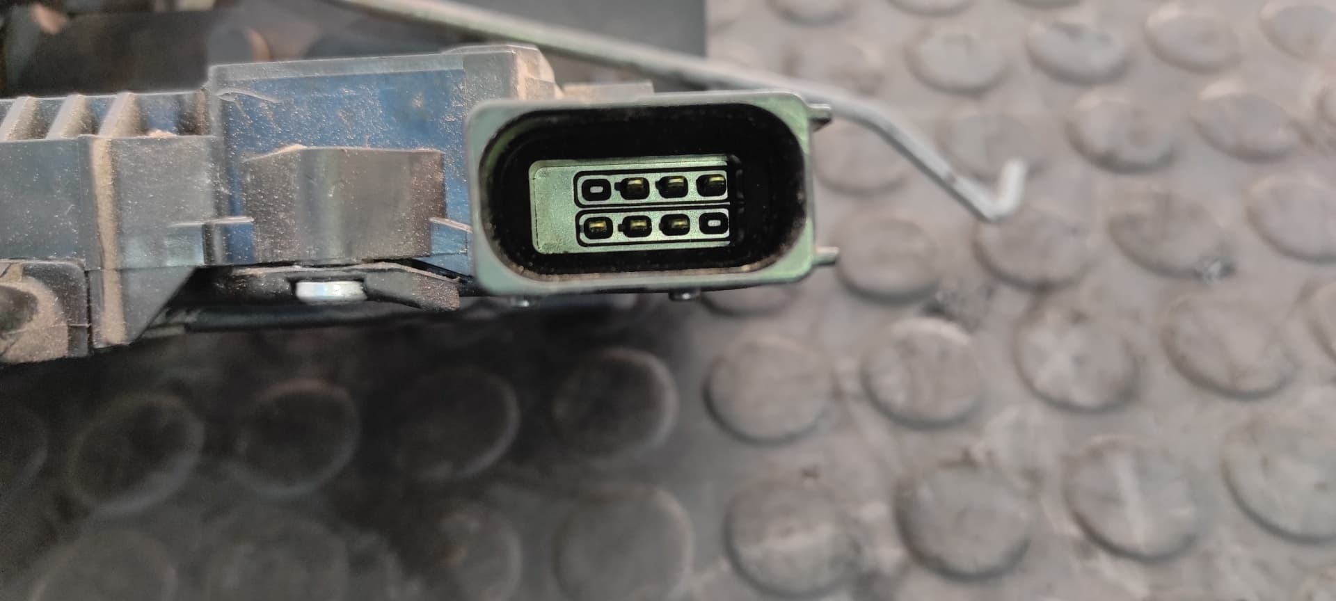 Recambio de CERRADURA PUERTA DELANTERA DERECHA para OPEL CORSA D CMon Z12XEP referencia OEM IAM 13258274   - BLANCO 4